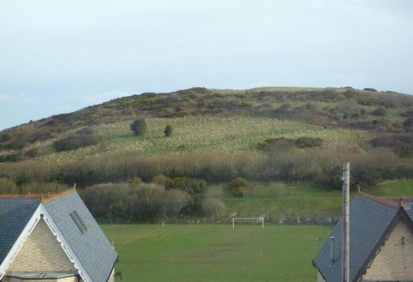 Отель Varley House