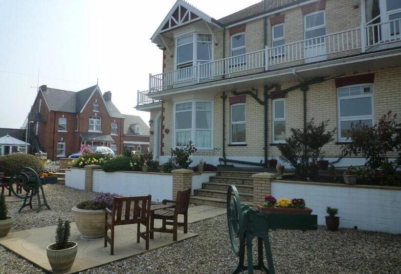 Отель Varley House