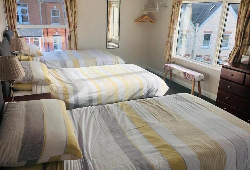 Отель Varley House