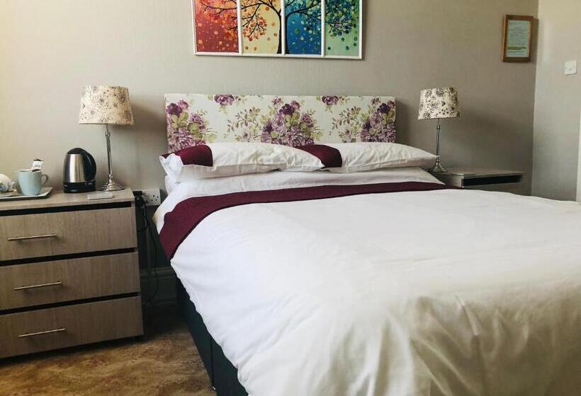 Отель Varley House