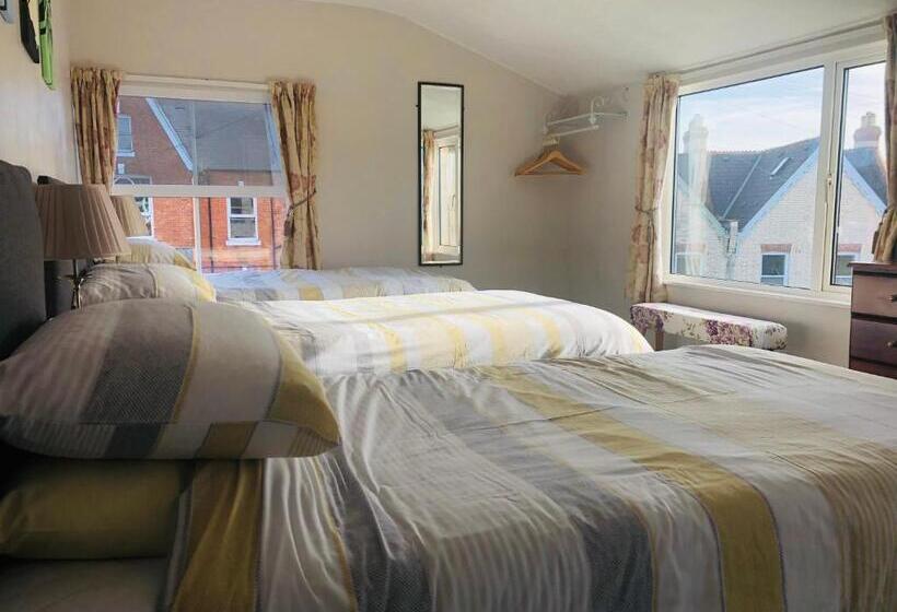 Отель Varley House