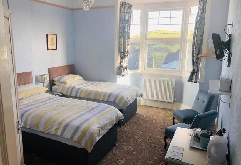 Отель Varley House