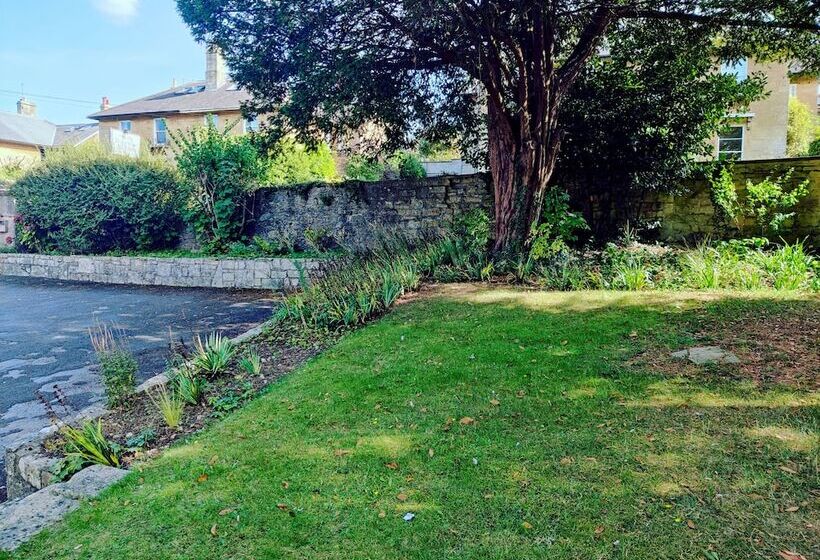 호텔 Wentworth House   Free Parking