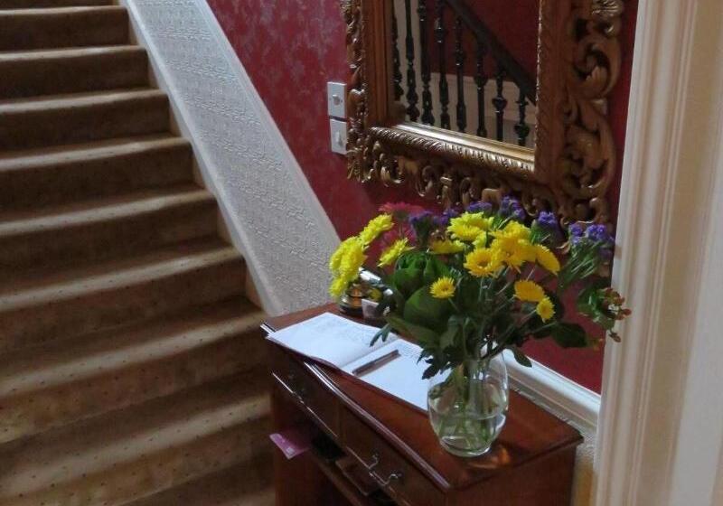 酒店 West End Guest House