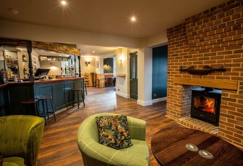 ホテル Woodfalls Inn