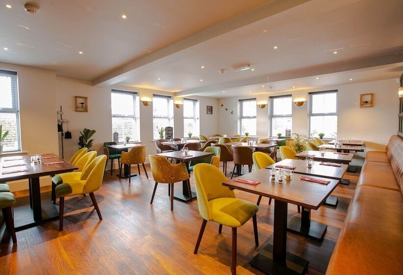 ホテル Woodfalls Inn