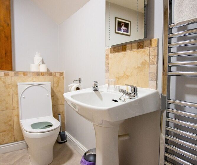 ホテル Woodfalls Inn