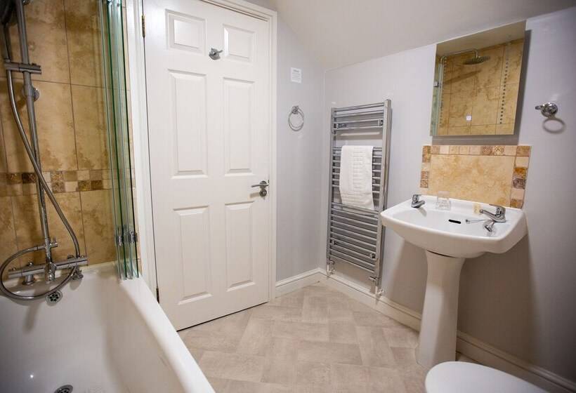 ホテル Woodfalls Inn