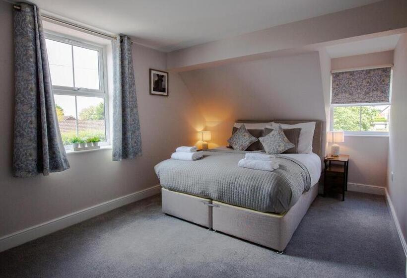 ホテル Woodfalls Inn