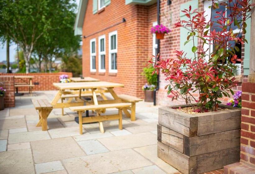 ホテル Woodfalls Inn