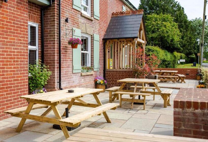 ホテル Woodfalls Inn