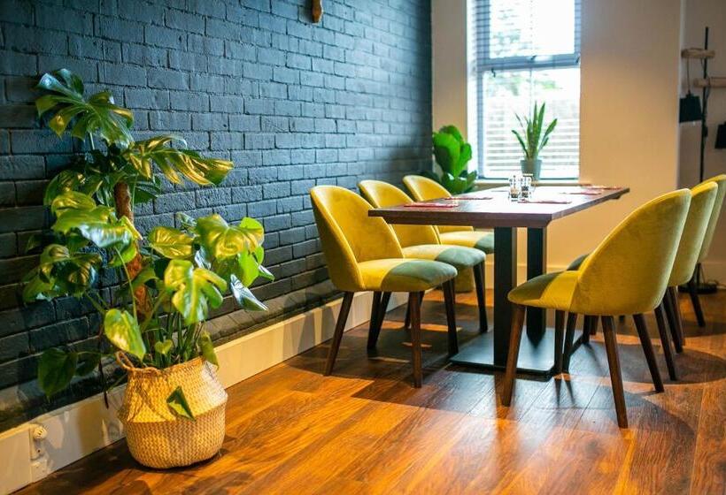 ホテル Woodfalls Inn