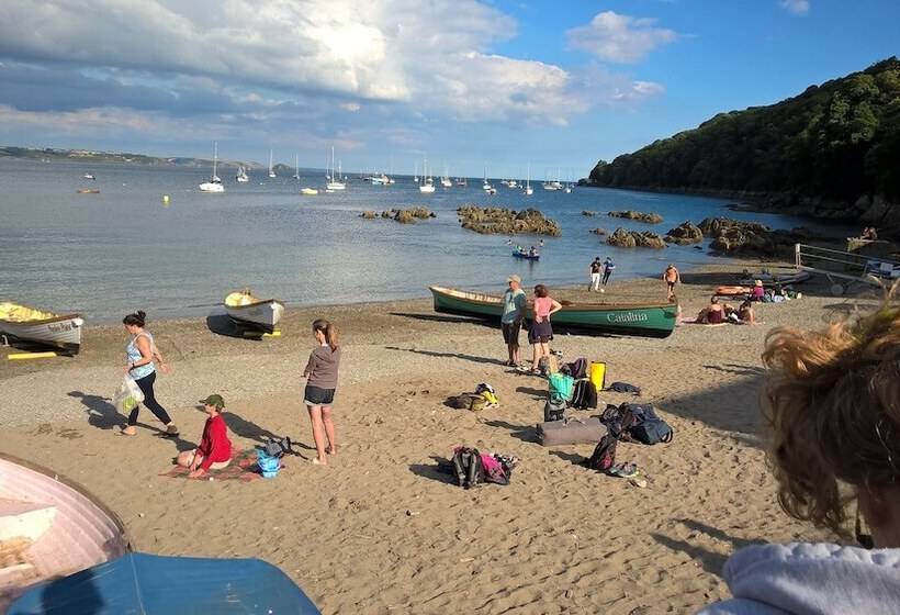 هتل Wringford Cottages