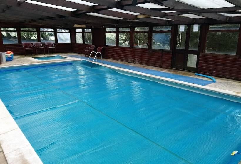 هتل Wringford Cottages