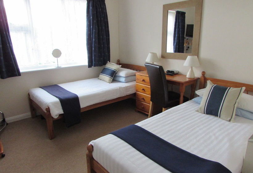 فندق على الطريق Atz&h Inn