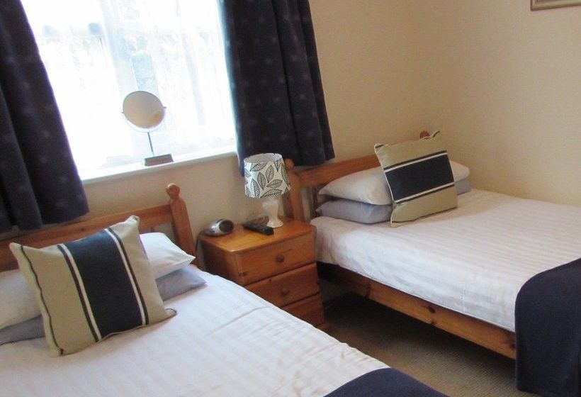 فندق على الطريق Atz&h Inn