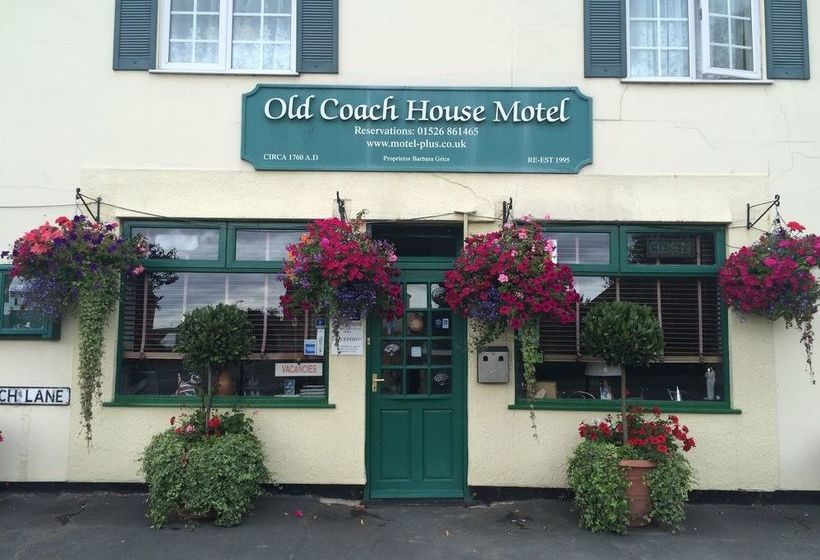 فندق على الطريق Atz&h Inn