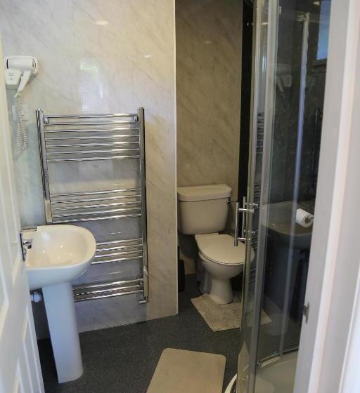 펜션 Debden Guest House