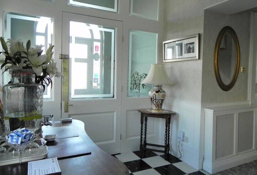 Shelleven Guest House