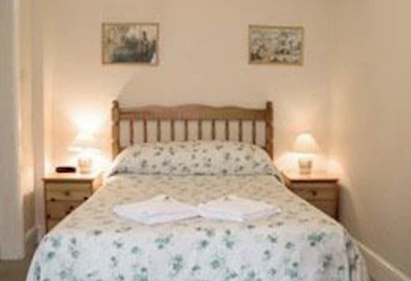 בית מלון כפרי The Swallow Falls Inn   The Inn Collection Group