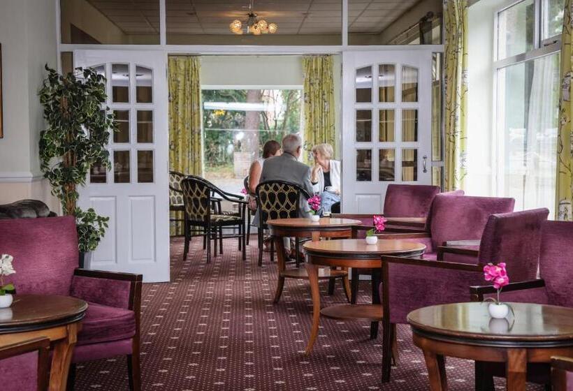 בית מלון כפרי The Mayfair