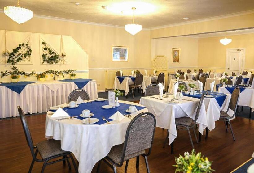 בית מלון כפרי The Mayfair