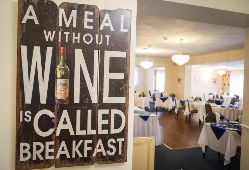 בית מלון כפרי The Mayfair