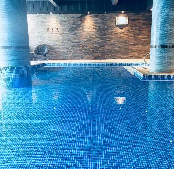 בית מלון כפרי The Mayfair