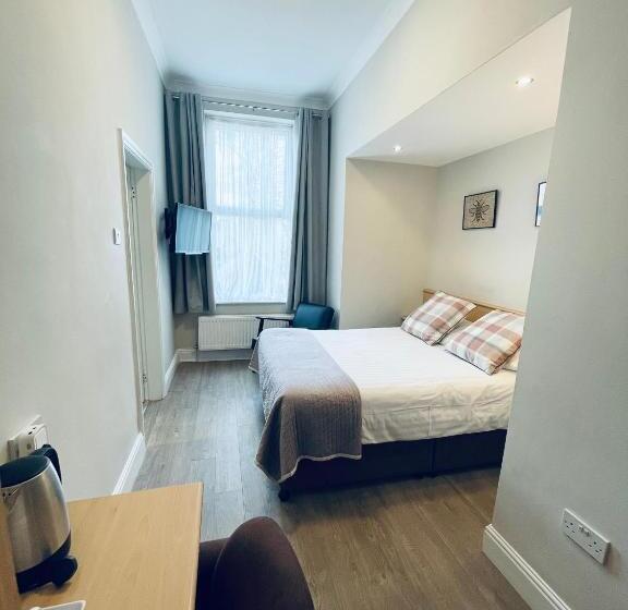 The Westlynne Hotel & Apartments