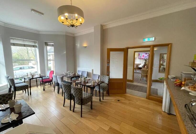 The Westlynne Hotel & Apartments