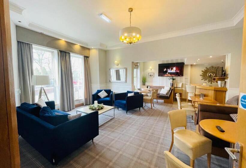 The Westlynne Hotel & Apartments