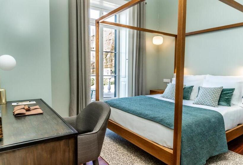 Отель 1905 Zino's Palace