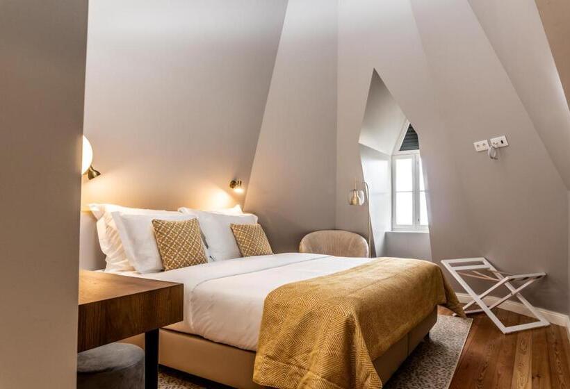 Отель 1905 Zino's Palace