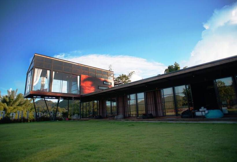 호텔 The River Life Resort