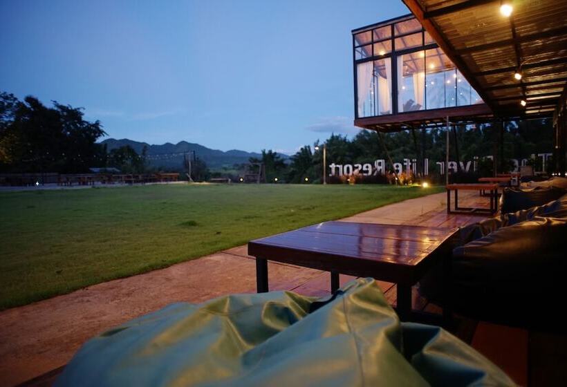 호텔 The River Life Resort