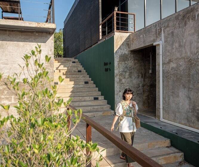 هتل The River Life Resort