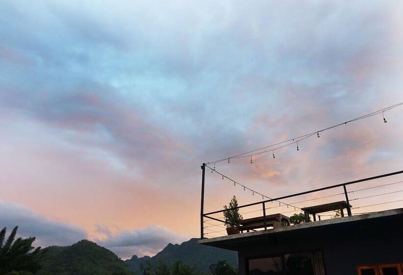 호텔 The River Life Resort