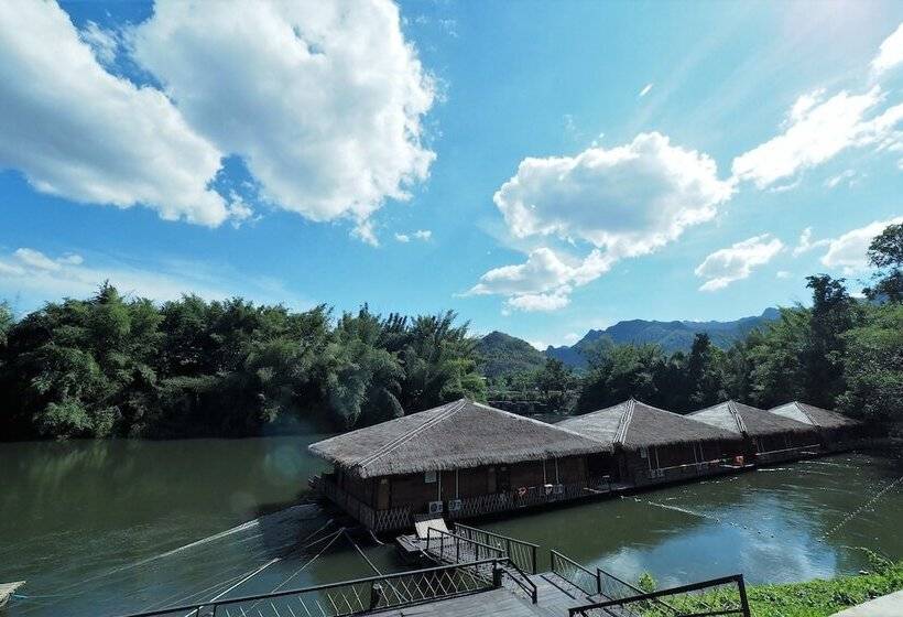 호텔 The River Life Resort