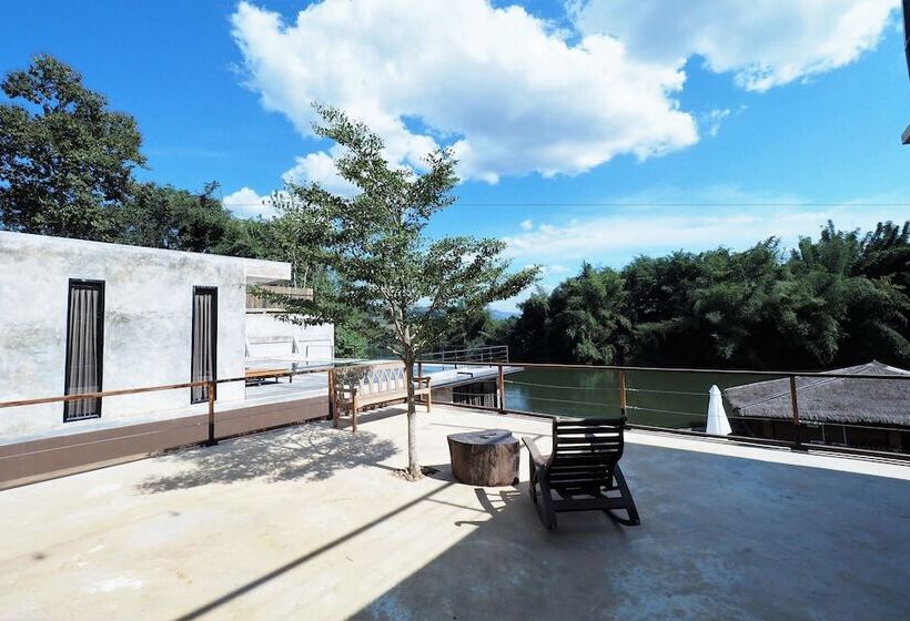 호텔 The River Life Resort