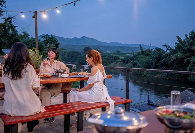 هتل The River Life Resort