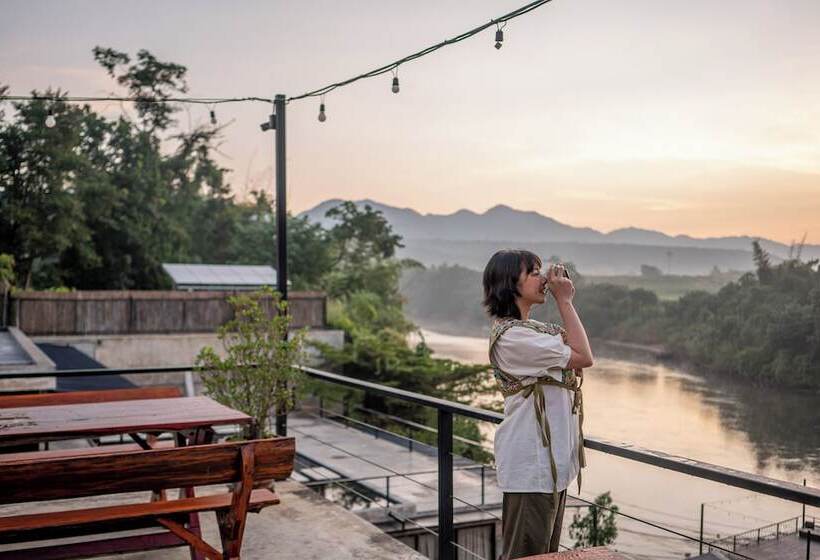 호텔 The River Life Resort