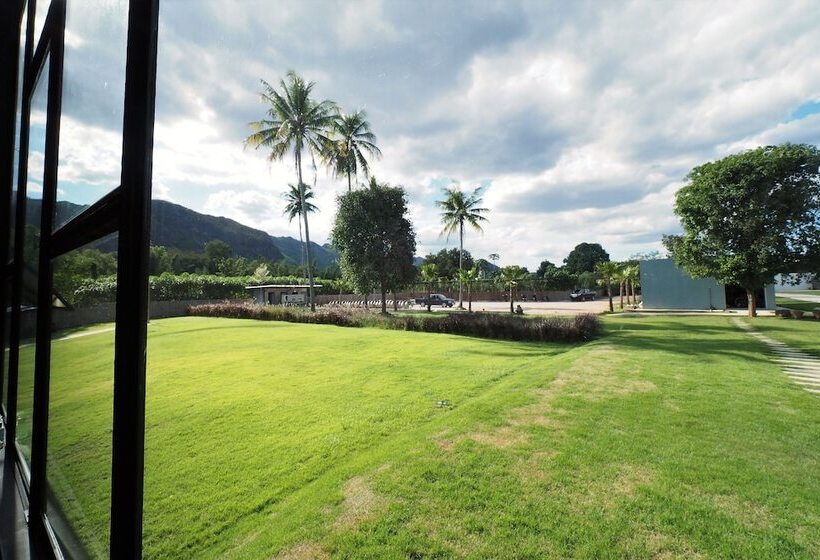 هتل The River Life Resort