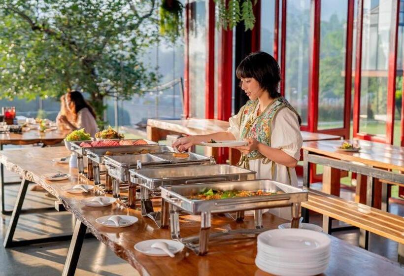 호텔 The River Life Resort