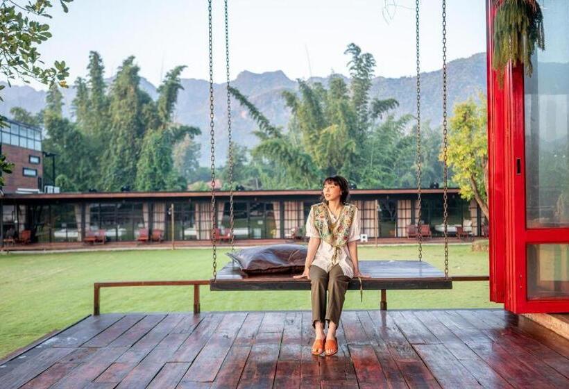 호텔 The River Life Resort