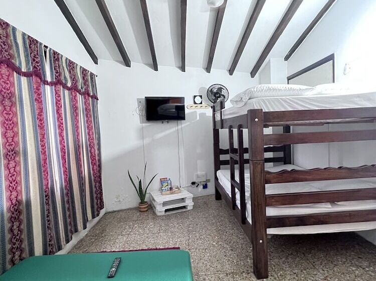 Green Door Boutique   Hostel