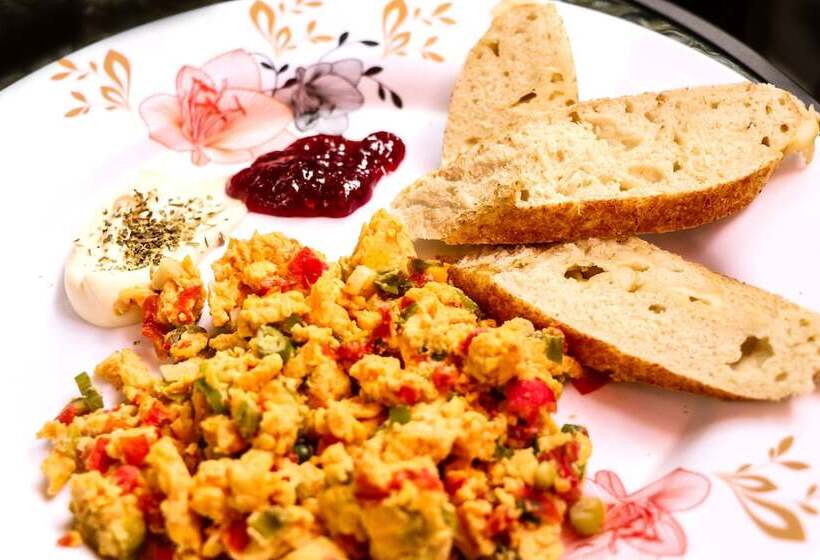 Green Door Boutique   Hostel