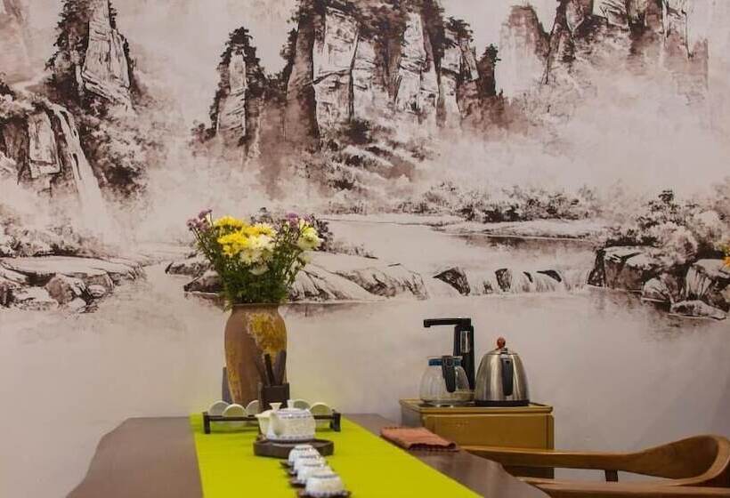 فندق فئة نجمة واحدة Floral Hotel · Spring Guesthouse Zhangjiajie