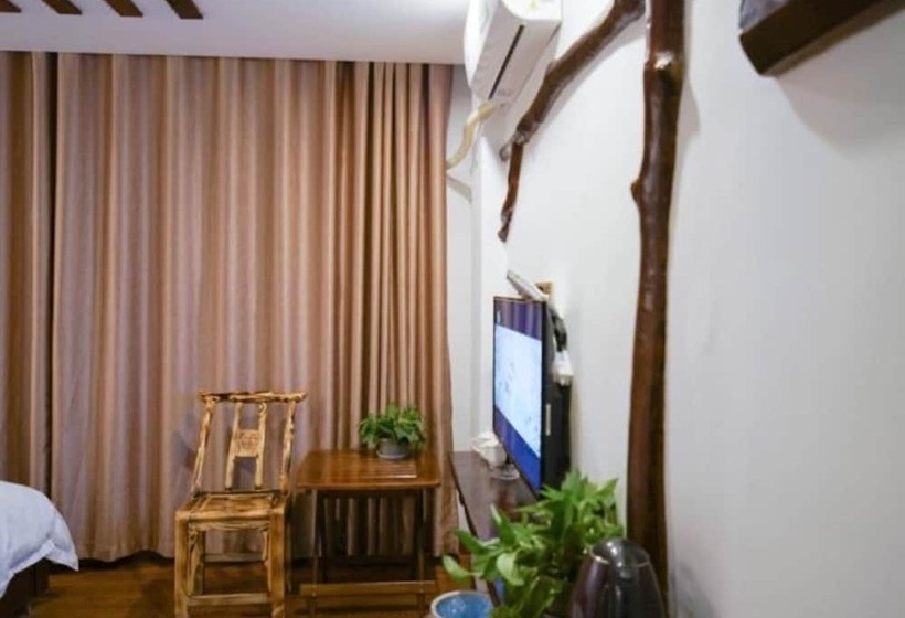 فندق فئة نجمة واحدة Floral Hotel · Spring Guesthouse Zhangjiajie