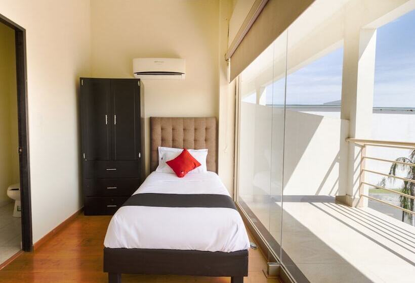 Отель Ecohabit Monterrey