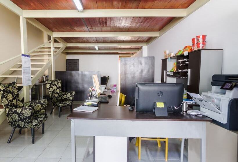 Отель Ecohabit Monterrey